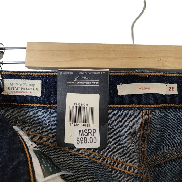 Levi's Wedgie Icon Fit Ankle Jean - Picture 10 of 13